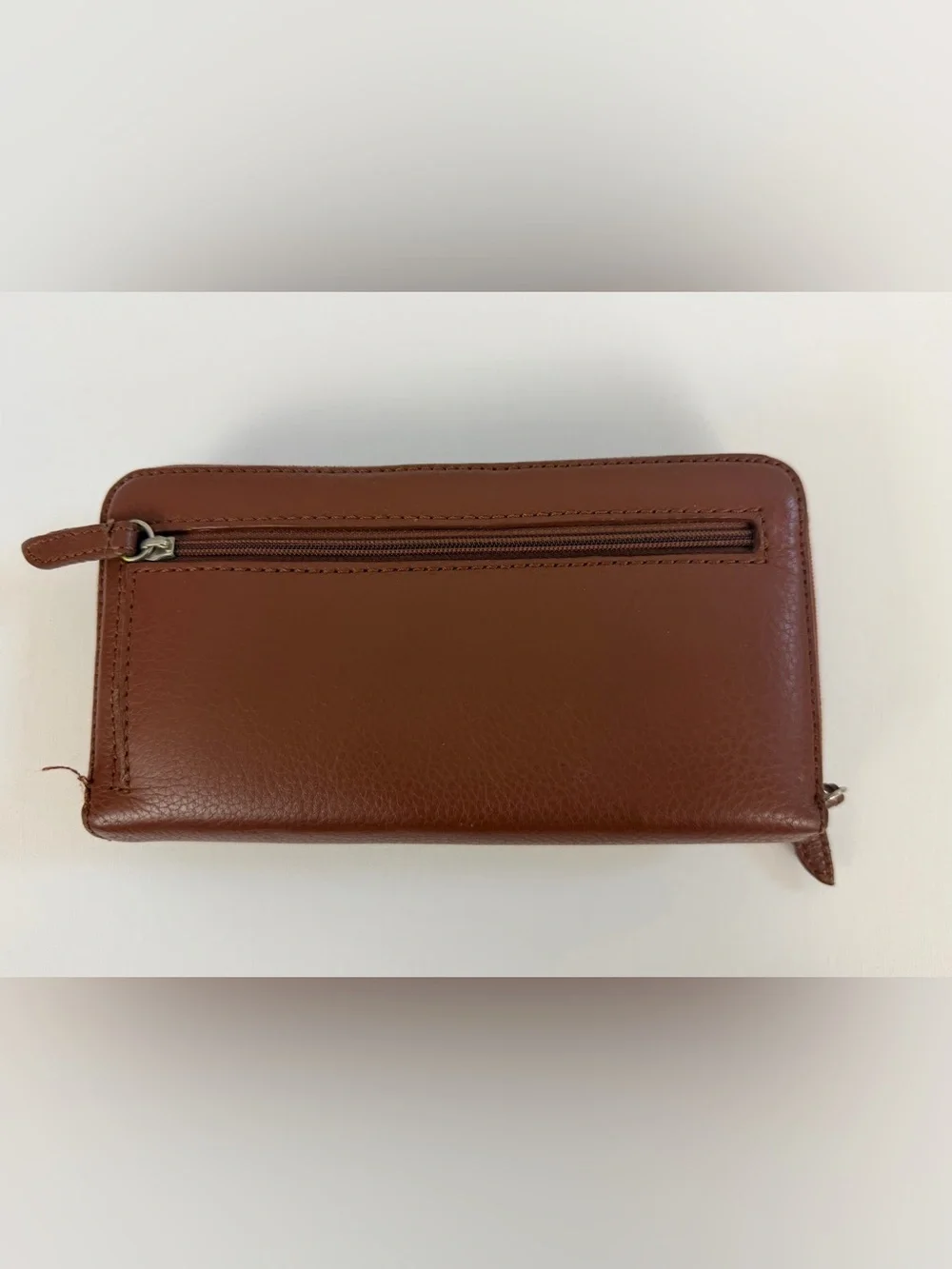 Stone Mountain Vintage Chocolate Brown Soft Pebbled Leather Zip Wallet w/storage